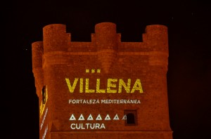 La nueva Marca-Villena proyectada en el Castillo. Foto de Villenacuéntame.