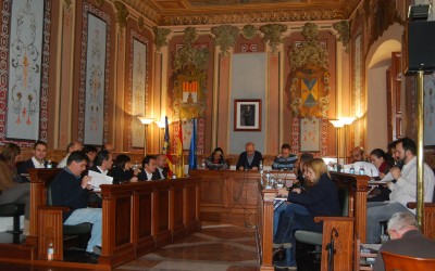 Cerdán: “No entiendo la abstención, ante una propuesta que mejora los servicios de la piscina y reduce el déficit que está generando a las arcas municipales”.