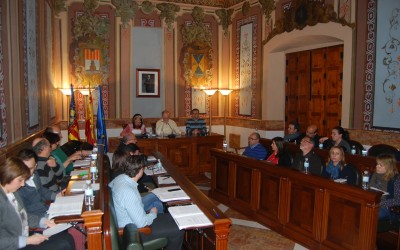 Educación y contratación municipal centra el debate en el Pleno