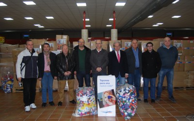 Villena recolecta más de tres toneladas de tapones por una buena causa