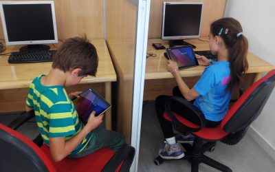 Donación de dos tablets a Aula Innova