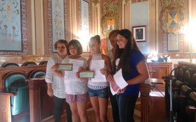 Entrega de premios a las ganadoras en el Concurso de Redacción del Casco Histórico