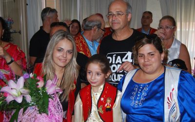 Quien la sigue, la consigue