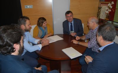 El Presidente de las Cortes Valencianas lucha por mantener el uso de la arcabucería en nuestras Fiestas