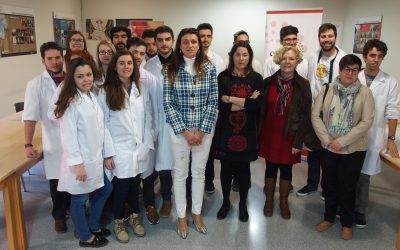 Mañana de experimentos científicos para los más pequeños en la Sede Universitaria de La Tercia