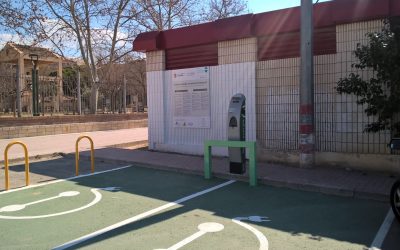 El Ayuntamiento instala el punto de recarga para vehículos eléctricos gracias al IVACE
