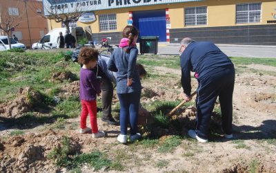 Villena conmemora el Día del Árbol con la plantación de más de 800 nuevos ejemplares