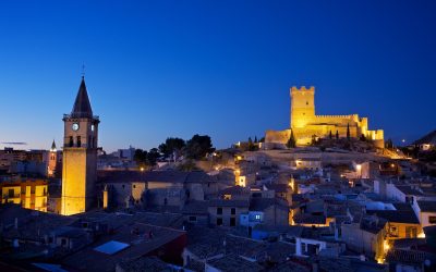 La Torre de Santa María se viste de rojo por el ELA