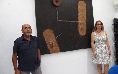 Paco Martínez Catalán dona un cuadro a la pinacoteca de la Casa de Cultura