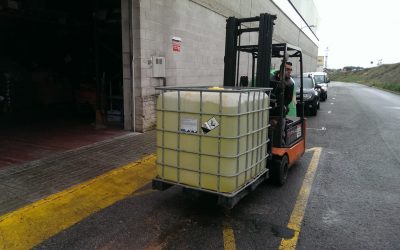 Centro Comercial Ferri dona un tanque de 1.000 litros de cloro para desinfección