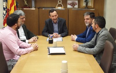 El Alcalde de Villena muestra su apoyo a la Feria del Calzado en Elche