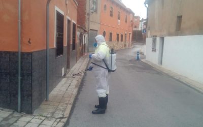 Se recomienda no tirar los guantes protectores a la calle