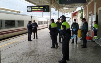 Inicio reparto mascarillas en transporte público