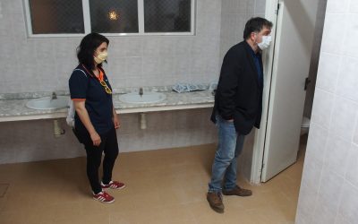 El polideportivo municipal lava su cara ante su reapertura