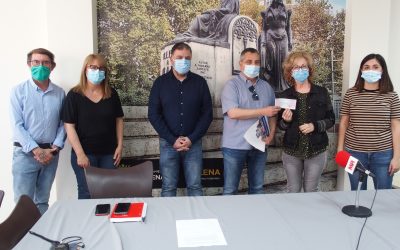 Villena Cuéntame dona 4.610 euros a la asociación Juan Navío