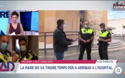 Los agentes de la Policía Local que ayudaron a nacer a un bebé en A Punt Televisió