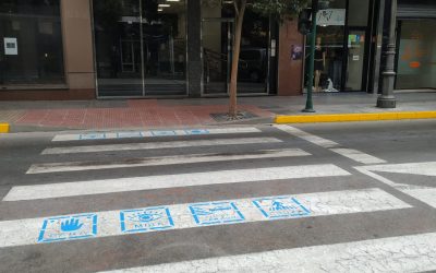 Tráfico señaliza con pictogramas los pasos de peatones para reducir el riesgo de atropello