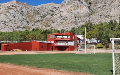 La Concejalía de Deportes inicia la renovación de pintura de las instalaciones deportivas