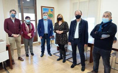 Villena firma el contrato de mantenimiento y conservación de las zonas verdes del municipio por 586.000 euros