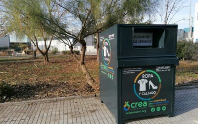 La Concejalía de Limpieza Viaria instala 32 nuevos contenedores de recogida textil