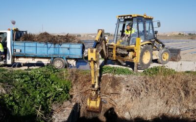 Medio Ambiente actúa de manera preventiva en la Acequia de San Juan y Paso Alto para evitar desbordes por las lluvias