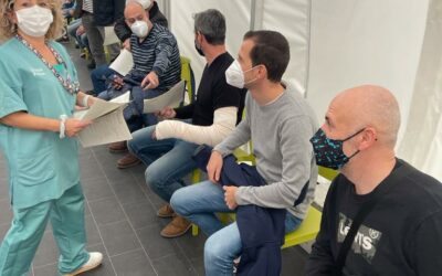 Los agentes de Policía Local menores de 55 años reciben la primera dosis de la vacuna contra la Covid-19