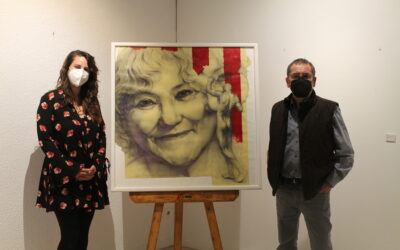 Joan Castejón dona al Ayuntamiento el retrato de la poetisa Isabel-Clara Simó