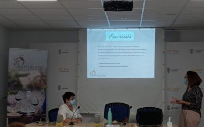 La Ruta del Vino de Alicante reúne a bodegueros y hosteleros para impulsar el enoturismo en Villena