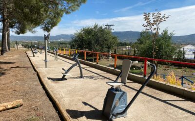 El Ayuntamiento instala juegos biosaludables en el Polideportivo Municipal