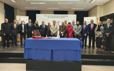 Firma en el Libro de Honor del Ayuntamiento de los anteriores directores de la Banda Municipal de Música de Villena