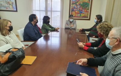 El Ayuntamiento recibe a la nueva asociación del sector del calzado de Villena