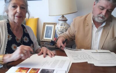 La bisnieta de Ruperto Chapí cede a Villena varios objetos del compositor para su exposición permanente