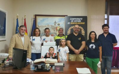 El Ayuntamiento recibe a Pablete Arnedo, campeón de España de minivelocidad