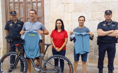 Tres agentes de la Policía Local de Villena, en el Campeonato de Mountainbike de Policías Locales de A Coruña