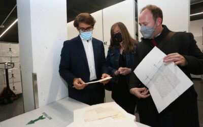 El personal del Archivo Histórico abre el acceso a las peticiones de documentación histórica en las instalaciones de la biblioteca