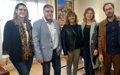 El alcalde ratifica a la nueva directora el compromiso municipal con la Sede Universitaria