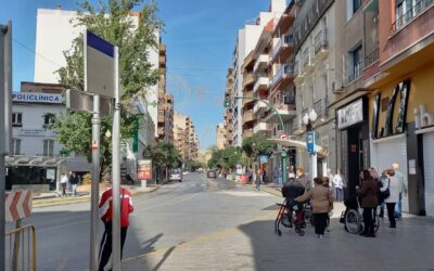 El Ayuntamiento acepta la petición de la Asociación de Comerciantes de paralizar las obras de la Avenida Constitución para el periodo de ventas de Navidad