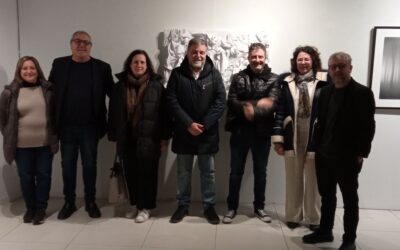 La artista textil Ana Esteban gana el premio de la VII Edición de la Bienal ArtNostre con la obra “Lycra”