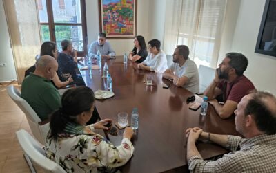 El Equipo de Gobierno recibe a la nieta del villenense liberado del campo de concentración nazi de Neuengamme