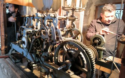 El Ayuntamiento inicia las tareas de reparación del reloj de la Iglesia de Santa María de 1888