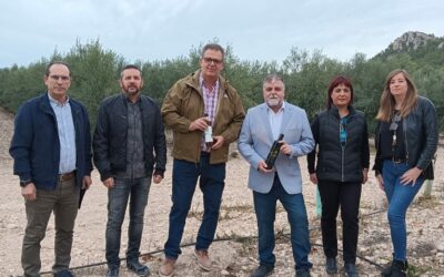 El alcalde de Villena visita la aceitera villenense Marsala