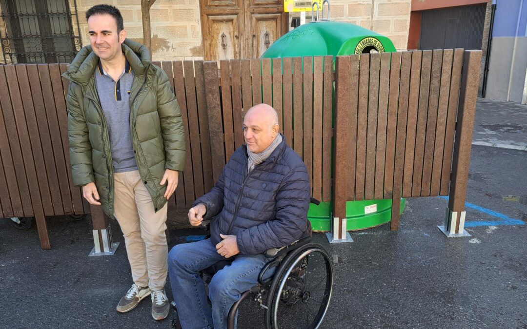 Concejalía y AMIF desarrollan los nuevos modelos de islas de contenedores con material plástico reciclado