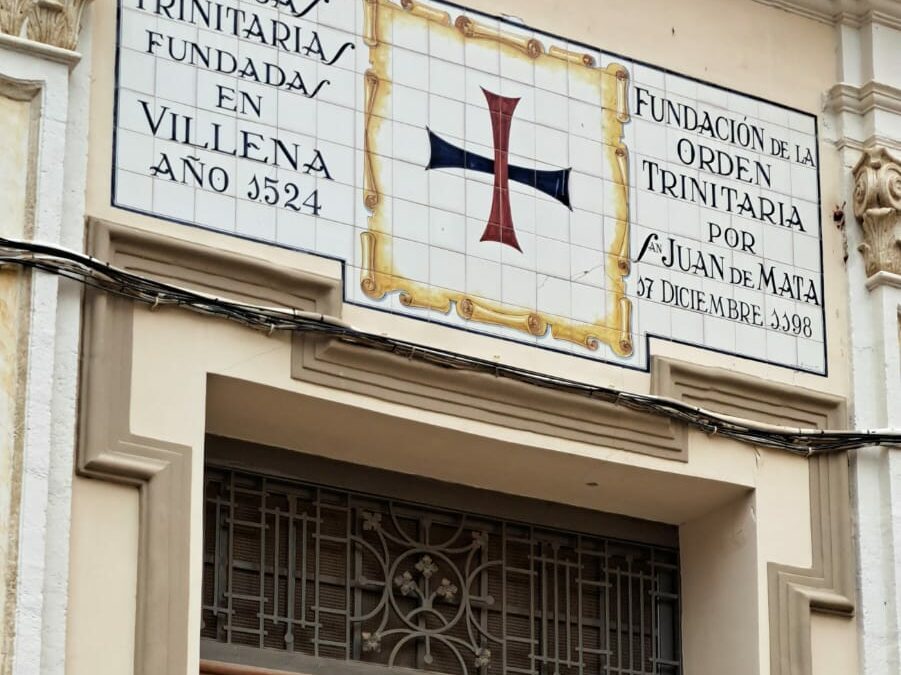 El pleno aprueba la concesión de la Medalla de Oro de la Ciudad de Villena al Monasterio de la Santísima Trinidad de Villena
