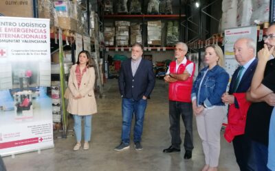 El equipo de gobierno visita las instalaciones logísticas para emergencias de Cruz Roja en Villena  