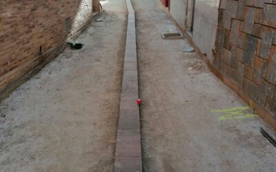 El Ayuntamiento inicia el adoquinado de la primera fase de la obra de San Antón tras la sustitución de las redes subterráneas de aguas y de electricidad