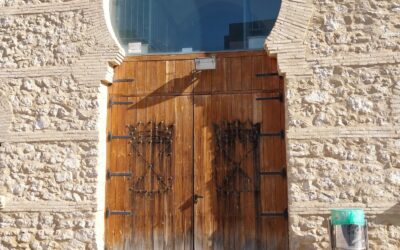 El Ayuntamiento de Villena  realiza labores de limpieza y mantenimiento en la plaza de toros