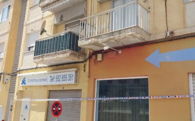 El Ayuntamiento recomienda no utilizar los balcones del inmueble de la calle San Martín de Porres tras los últimos desprendimientos y toma medidas de control y seguridad
