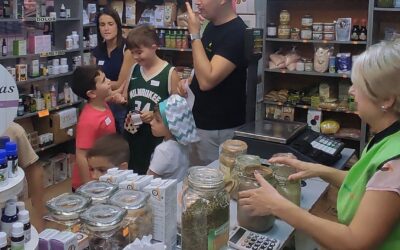 Más de 100 menores han participado en el taller de cocina y alimentación saludable en el Mercado Municipal 