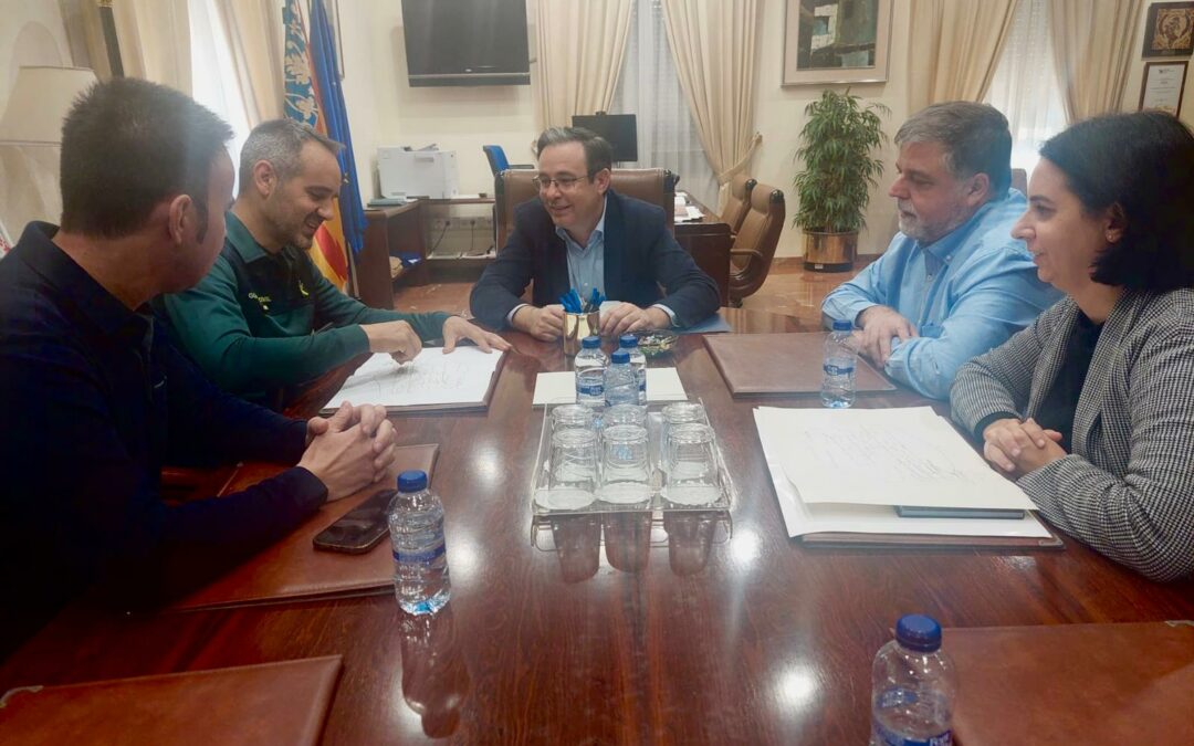 El alcalde mantiene un encuentro en Subdelegación de Gobierno para revisar la situación de seguridad ciudadana de Villena