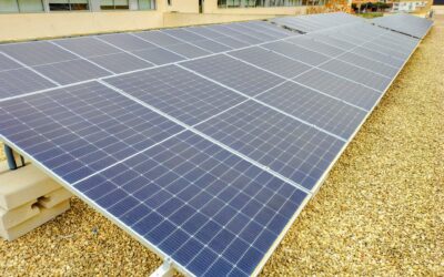 El IES Las Fuentes instala las placas fotovoltaicas gestionadas por el Ayuntamiento